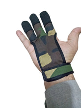 Load image into Gallery viewer, ARCHERS MESH SHOOTING 3 FINGERS GLOVE LEATHER FREE GLOVE HUNTING,SHOOTING GLOVES