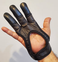 Load image into Gallery viewer, ARCHERY FULL SHOOT SHOOT LEATHER GLOVE TOP QUALITY GLOVE 100% REAL LEATHER (Copy)