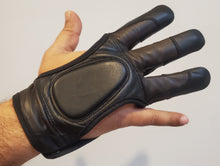 Load image into Gallery viewer, ARCHERY FULL SHOOT SHOOT LEATHER GLOVE TOP QUALITY GLOVE 100% REAL LEATHER (Copy)