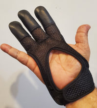 Load image into Gallery viewer, ARCHERY FULL SHOOT SHOOT LEATHER GLOVE TOP QUALITY GLOVE 100% REAL LEATHER (Copy)