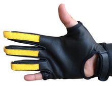 Load image into Gallery viewer, ARCHERY FULL SHOOT SHOOT LEATHER GLOVE TOP QUALITY GLOVE 100% REAL LEATHER
