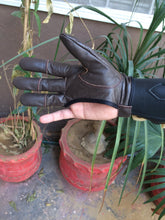 Load image into Gallery viewer, TRADITIONAL ARCHER GLOVE TOP QUALITY GLOVE 100% REAL LEATHER CHOCLATE