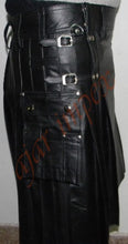 Load image into Gallery viewer, Men Scottish Synthetic Leather Pleated Kilt Top Quality PU Leather Kilt
